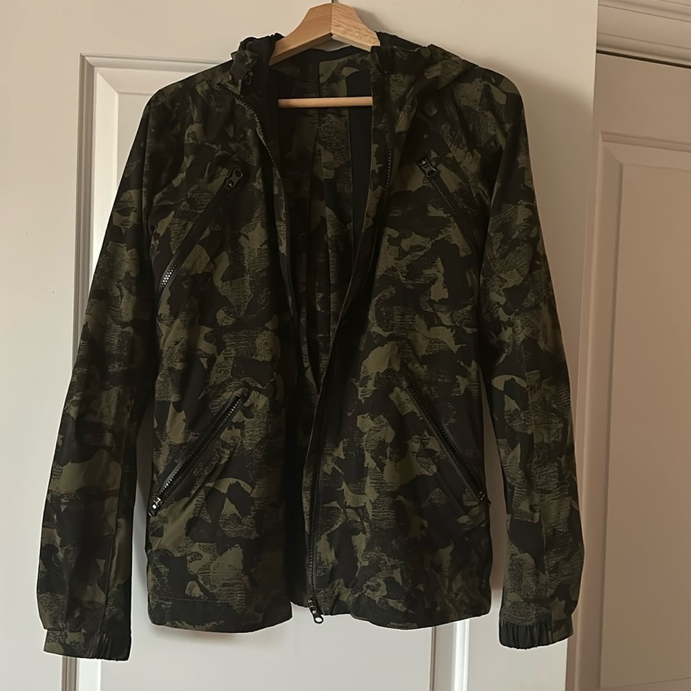 Lululemon waterproof jacket. Size 6